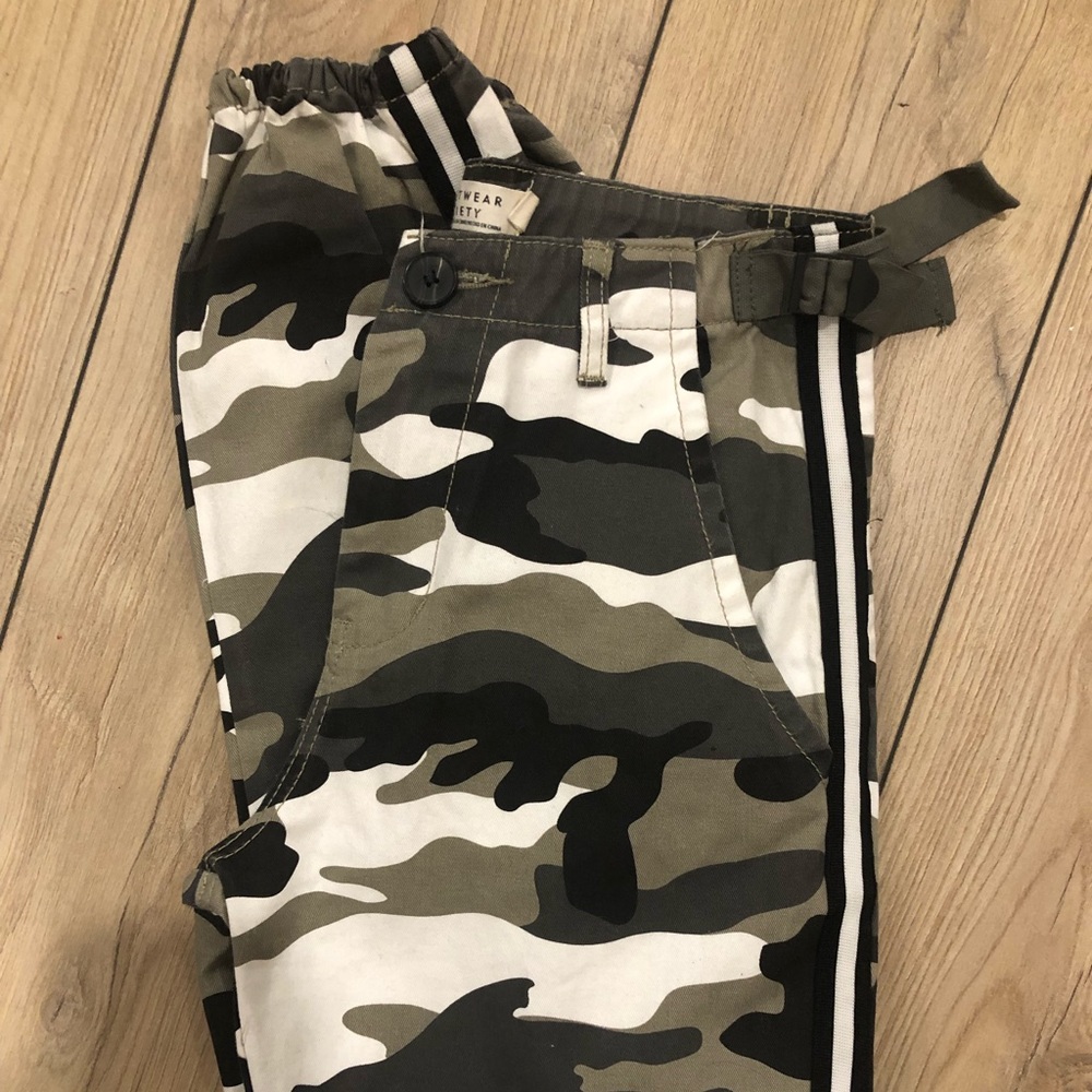 Camo boyfriend pants